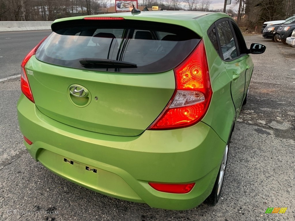 2012 Accent SE 5 Door - Electrolyte Green / Black photo #6