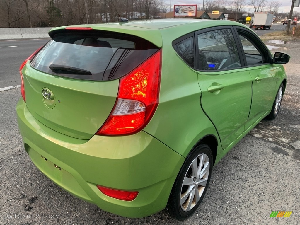 2012 Accent SE 5 Door - Electrolyte Green / Black photo #7