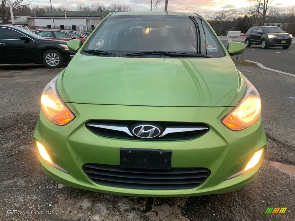 2012 Accent SE 5 Door - Electrolyte Green / Black photo #10