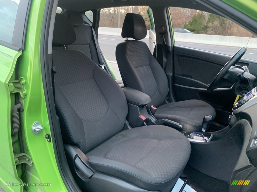 2012 Accent SE 5 Door - Electrolyte Green / Black photo #19