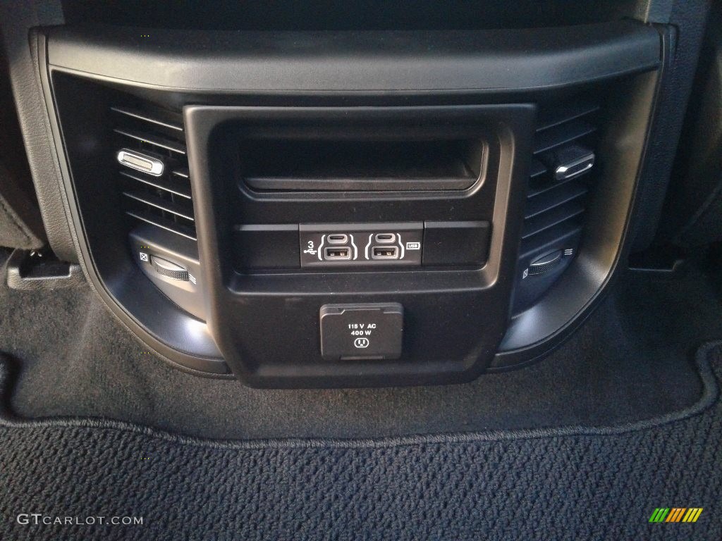 2019 1500 Laramie Crew Cab 4x4 - Billett Silver Metallic / Black photo #16