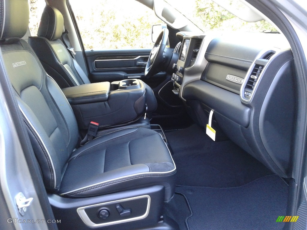 2019 1500 Laramie Crew Cab 4x4 - Billett Silver Metallic / Black photo #18