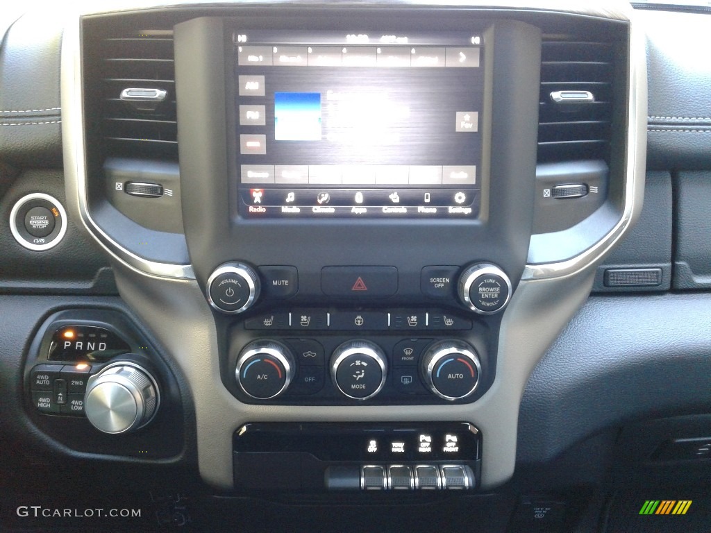 2019 1500 Laramie Crew Cab 4x4 - Billett Silver Metallic / Black photo #24