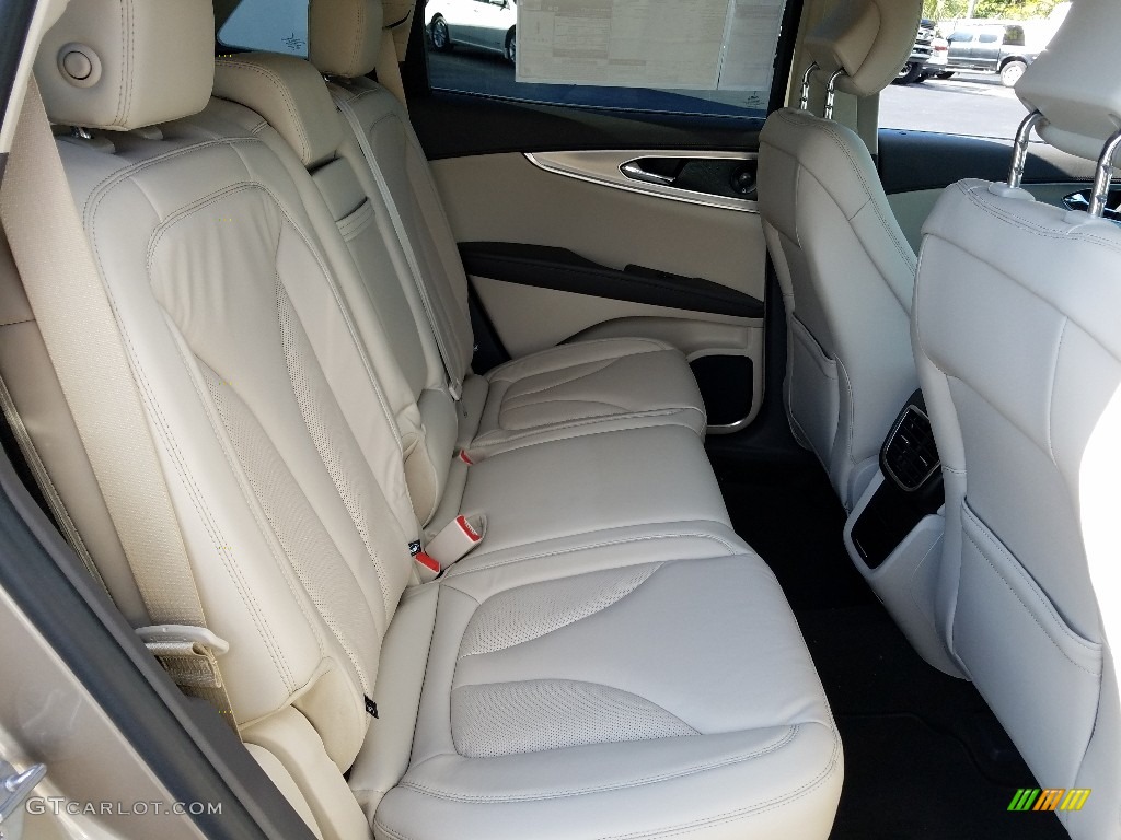 2019 Lincoln Nautilus Select AWD Rear Seat Photo #131104990