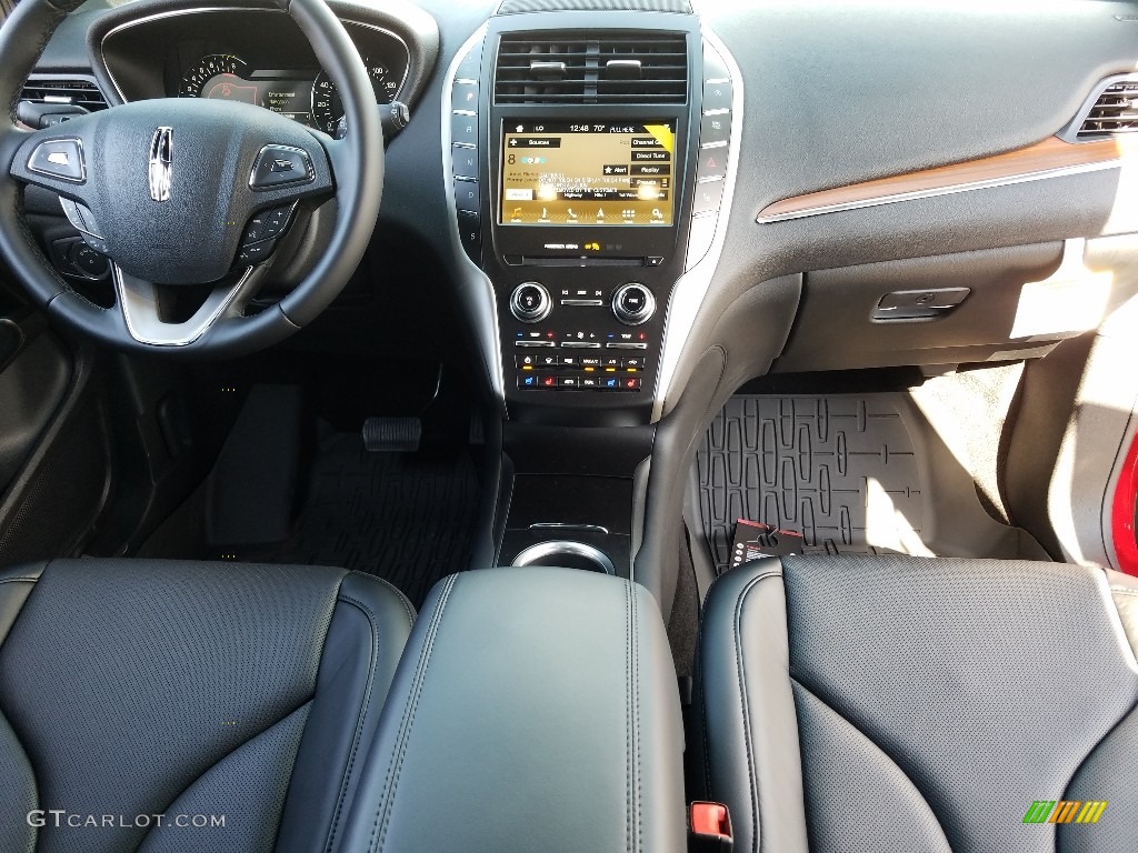 2019 Lincoln MKC Reserve Ebony Dashboard Photo #131105428