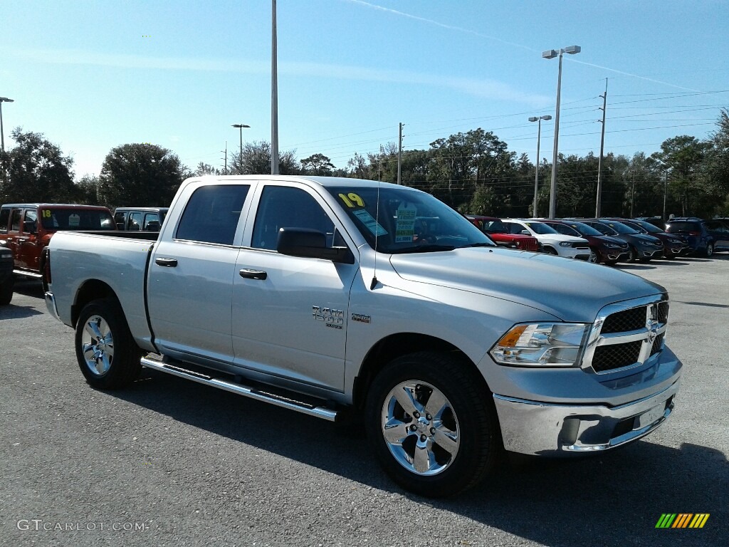 2019 1500 Classic Tradesman Crew Cab - Bright Silver Metallic / Black/Diesel Gray photo #7