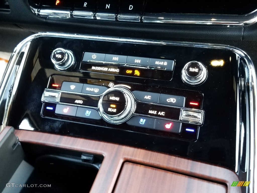 2019 Lincoln Navigator Reserve 4x4 Controls Photo #131110221