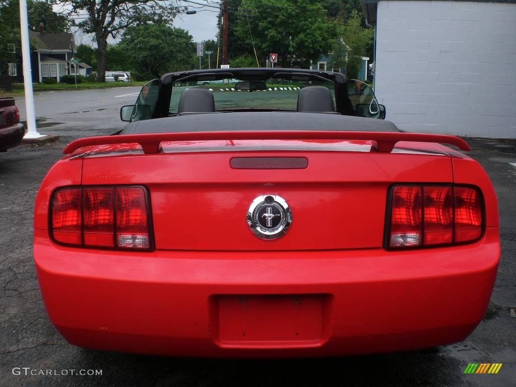 2006 Mustang V6 Premium Convertible - Torch Red / Dark Charcoal photo #10