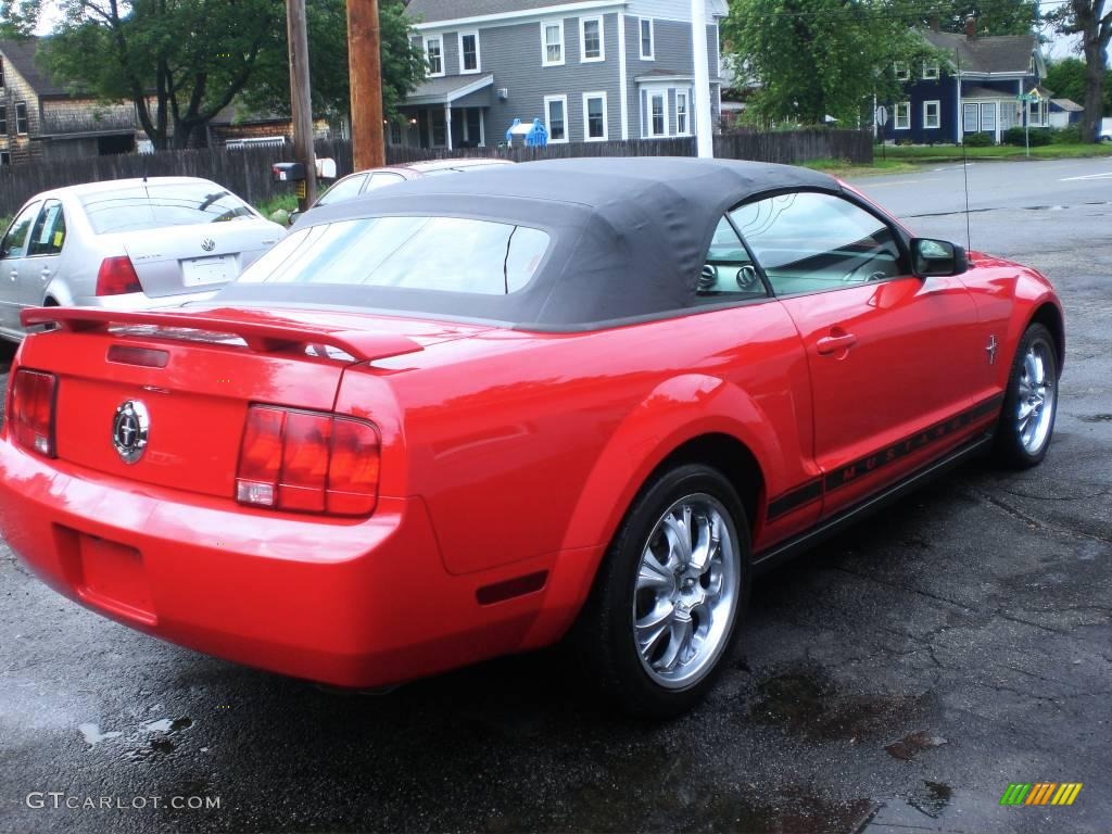 2006 Mustang V6 Premium Convertible - Torch Red / Dark Charcoal photo #37
