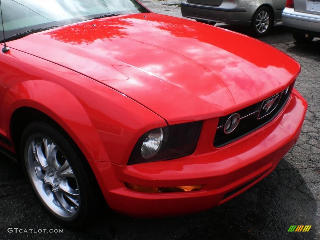2006 Mustang V6 Premium Convertible - Torch Red / Dark Charcoal photo #41