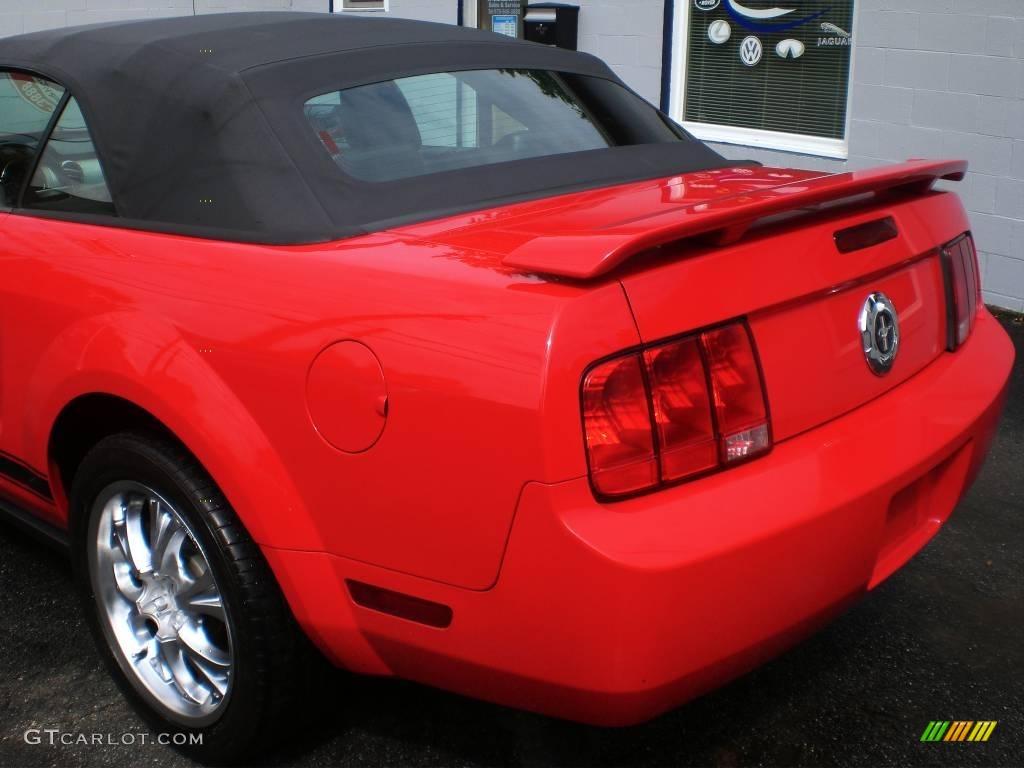 2006 Mustang V6 Premium Convertible - Torch Red / Dark Charcoal photo #43