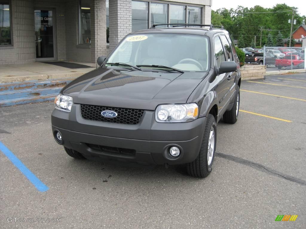 2007 Escape XLT 4WD - Dark Stone Metallic / Medium/Dark Pebble photo #3