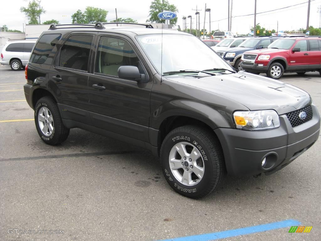 2007 Escape XLT 4WD - Dark Stone Metallic / Medium/Dark Pebble photo #6