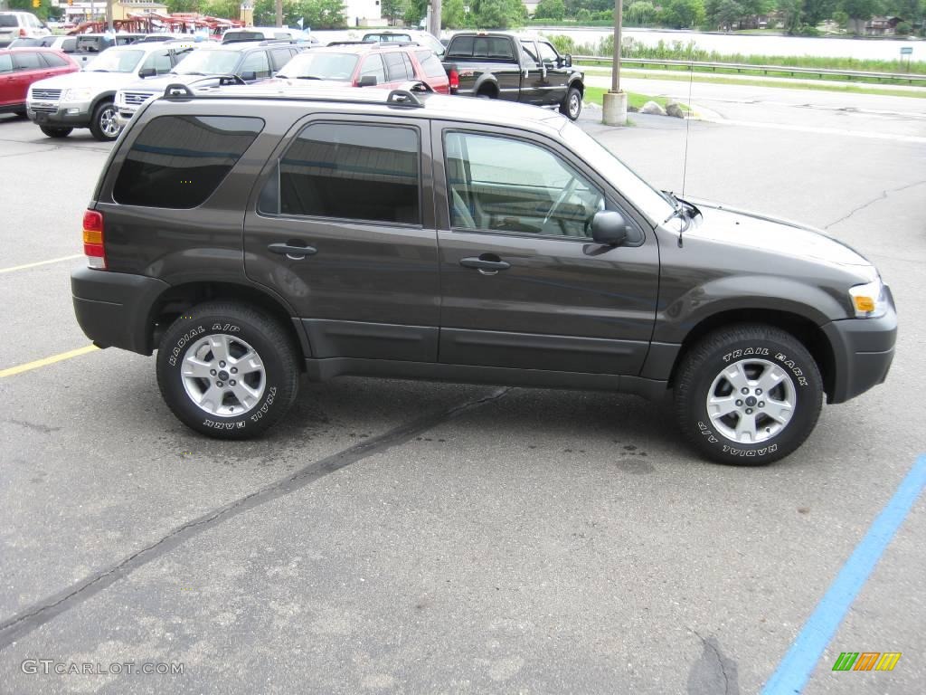 2007 Escape XLT 4WD - Dark Stone Metallic / Medium/Dark Pebble photo #8