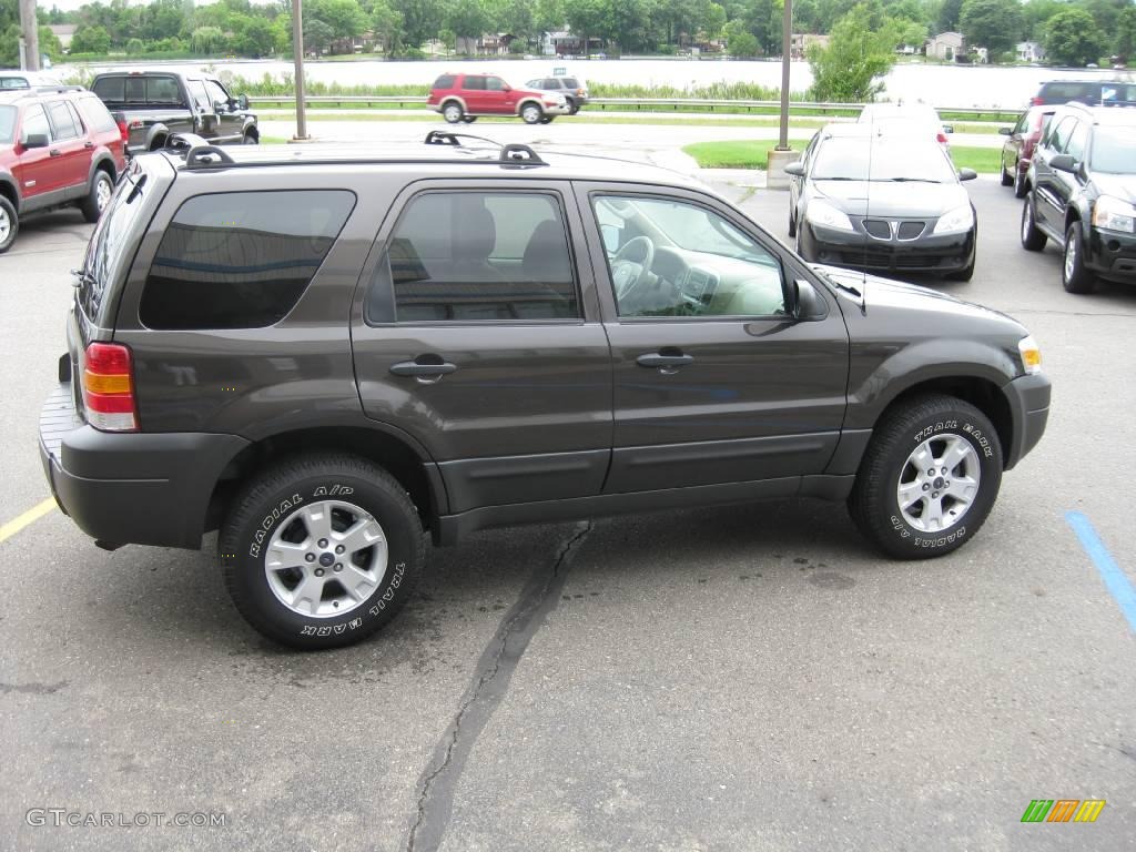2007 Escape XLT 4WD - Dark Stone Metallic / Medium/Dark Pebble photo #9