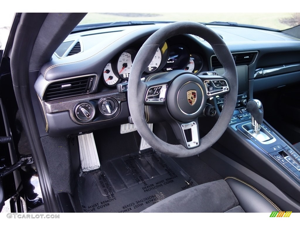 2017 Porsche 911 Turbo S Coupe Dashboard Photos
