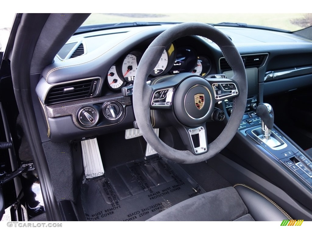 2017 Porsche 911 Turbo S Coupe Black Dashboard Photo #131115159