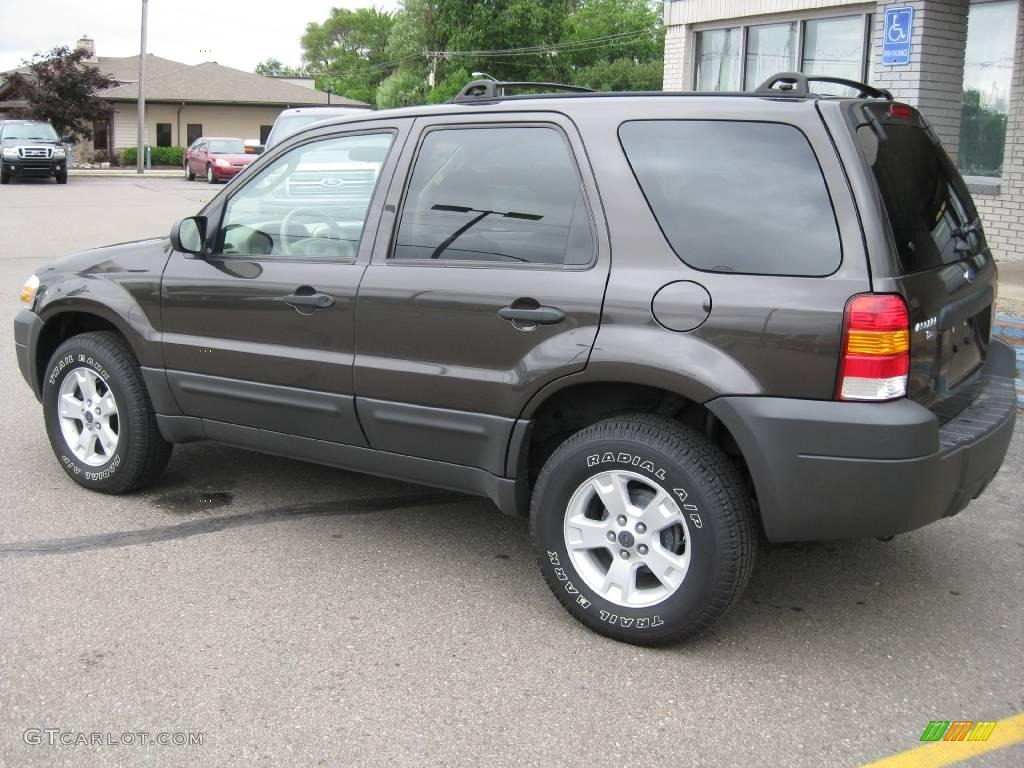 2007 Escape XLT 4WD - Dark Stone Metallic / Medium/Dark Pebble photo #14