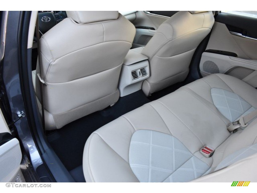 2019 Toyota Camry Hybrid XLE Rear Seat Photo #131116062