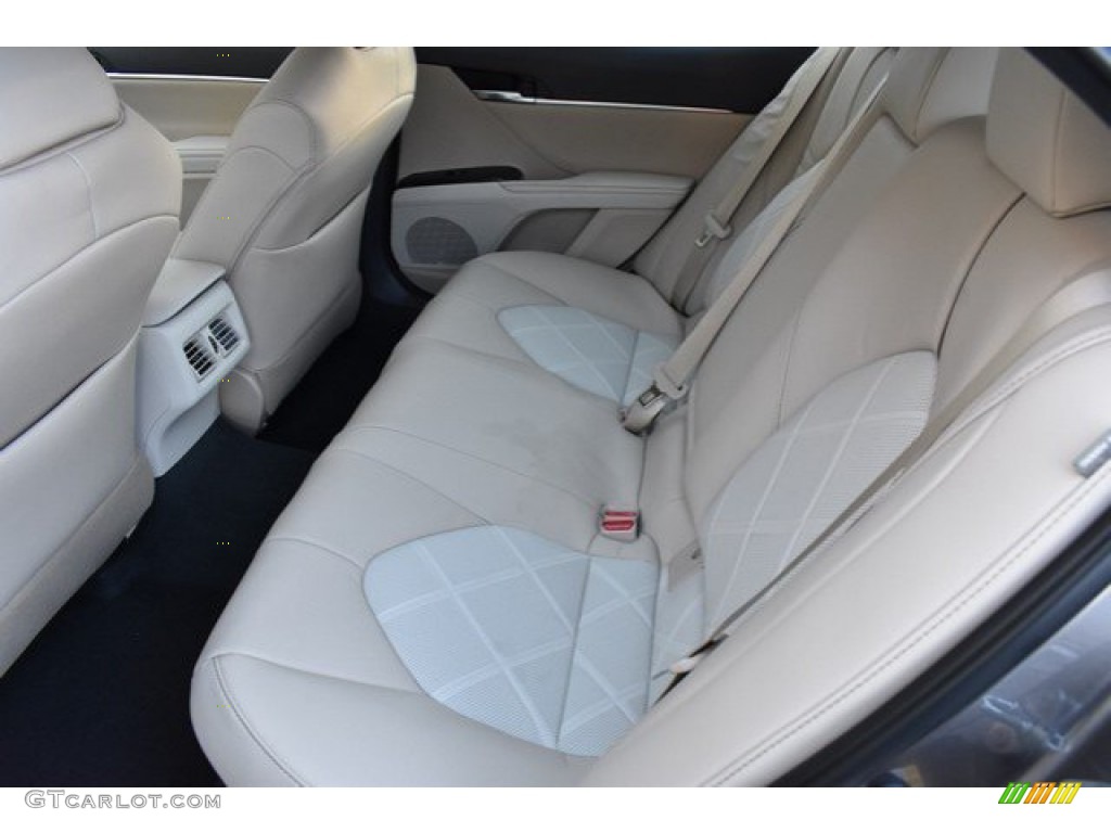 2019 Toyota Camry Hybrid XLE Rear Seat Photos