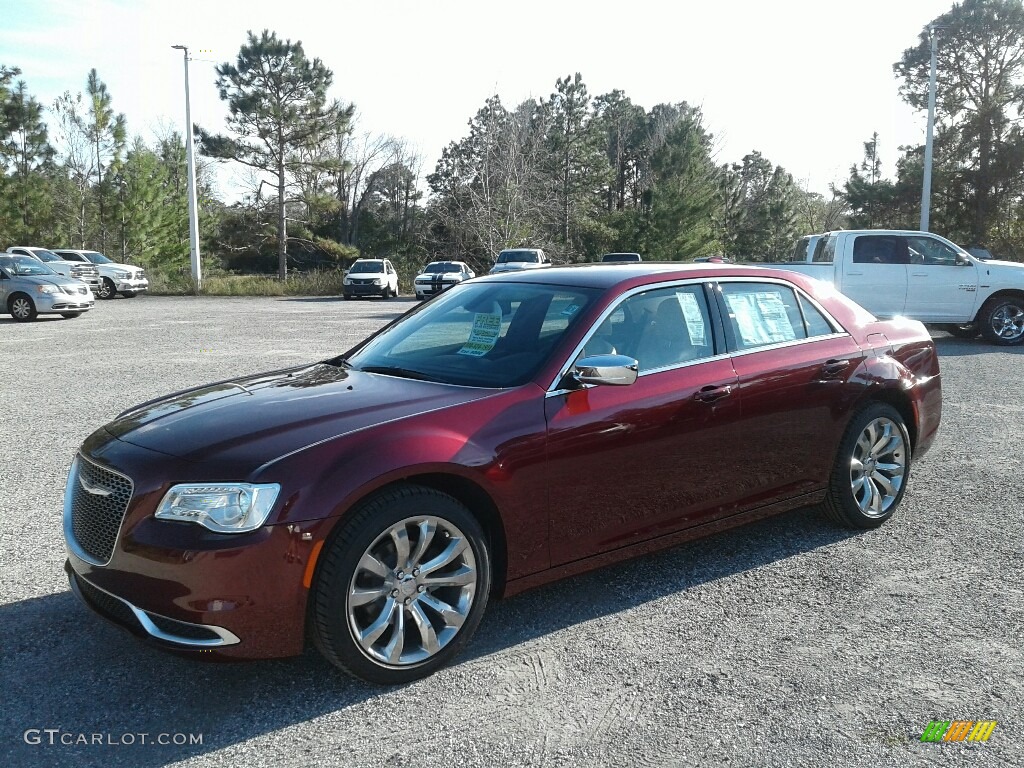 2019 300 Touring - Velvet Red Pearl / Linen/Black photo #1