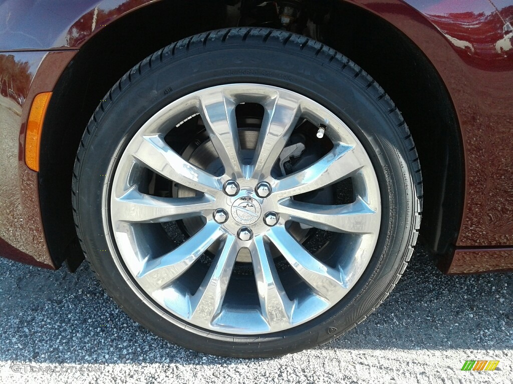 2019 300 Touring - Velvet Red Pearl / Linen/Black photo #20