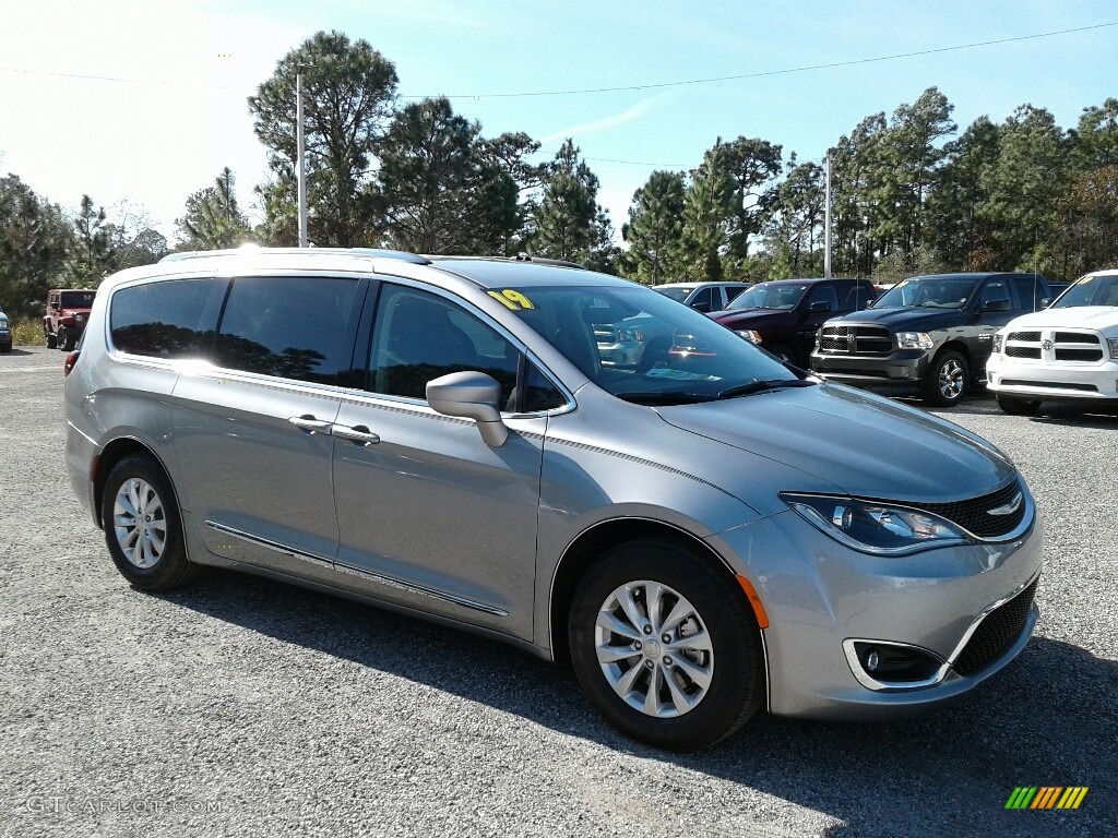 2019 Pacifica Touring L - Billet Silver Metallic / Black/Alloy photo #7