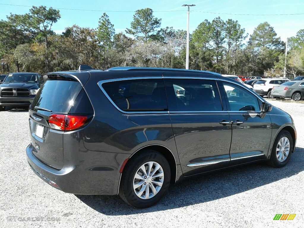 2019 Pacifica Touring L - Granite Crystal Metallic / Black/Alloy photo #5