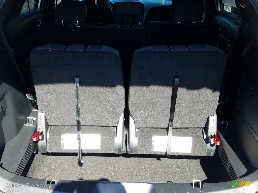 2019 Explorer XLT - Ingot Silver / Medium Black photo #19