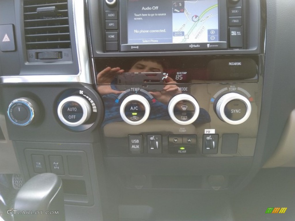 2019 Toyota Sequoia SR5 4x4 Controls Photo #131129822