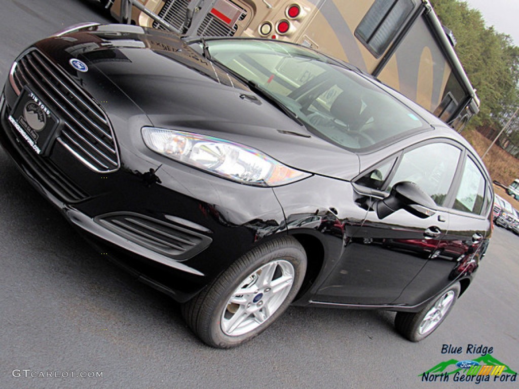 2019 Fiesta SE Hatchback - Shadow Black / Charcoal Black photo #28