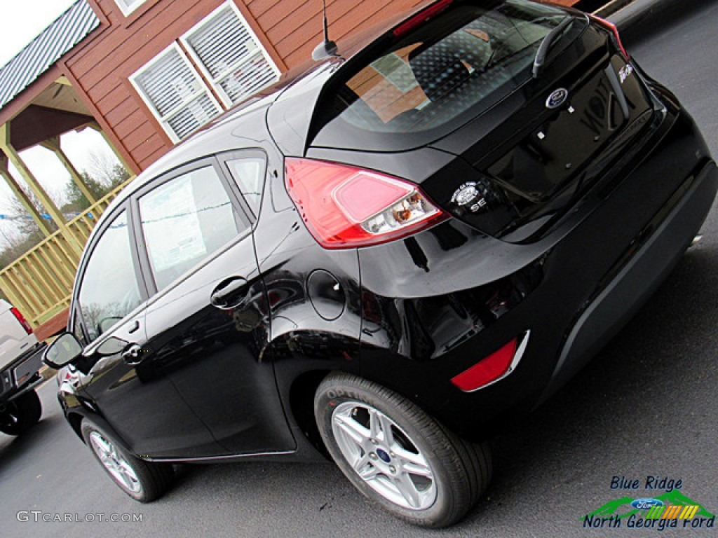 2019 Fiesta SE Hatchback - Shadow Black / Charcoal Black photo #31