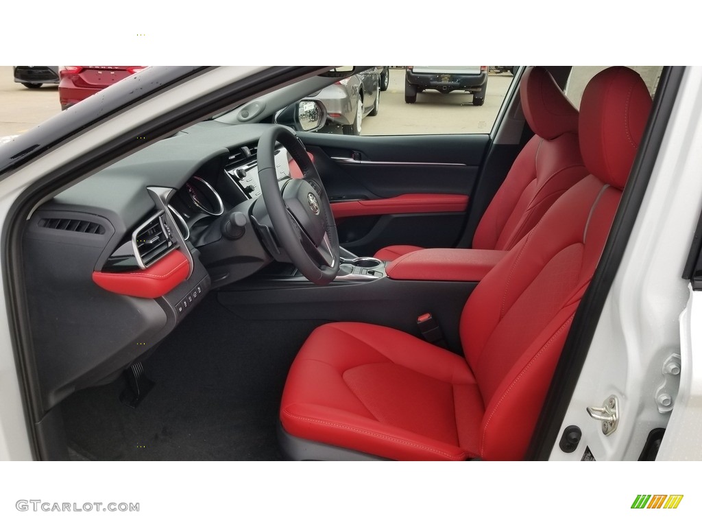 Red Interior 2019 Toyota Camry XSE Photo #131137345