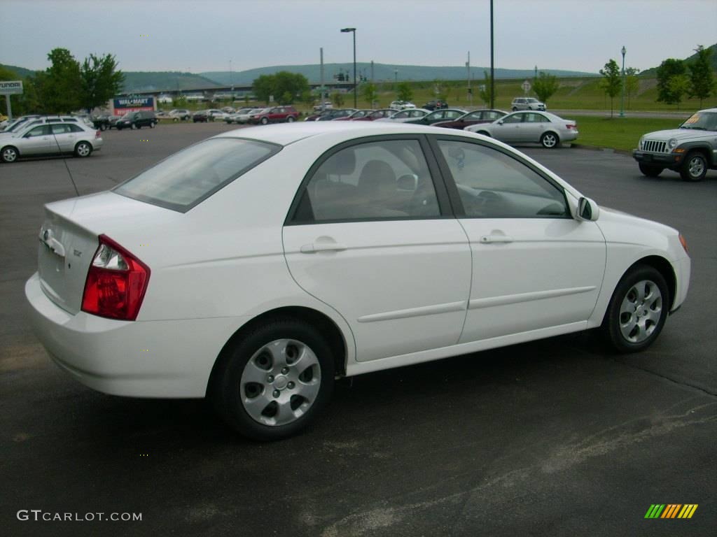 2005 Spectra EX Sedan - Clear White / Beige photo #6