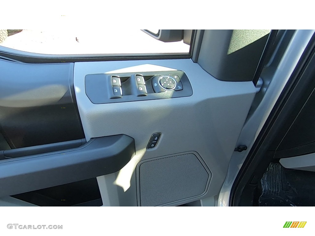 2018 F150 XL SuperCab 4x4 - Ingot Silver / Earth Gray photo #12