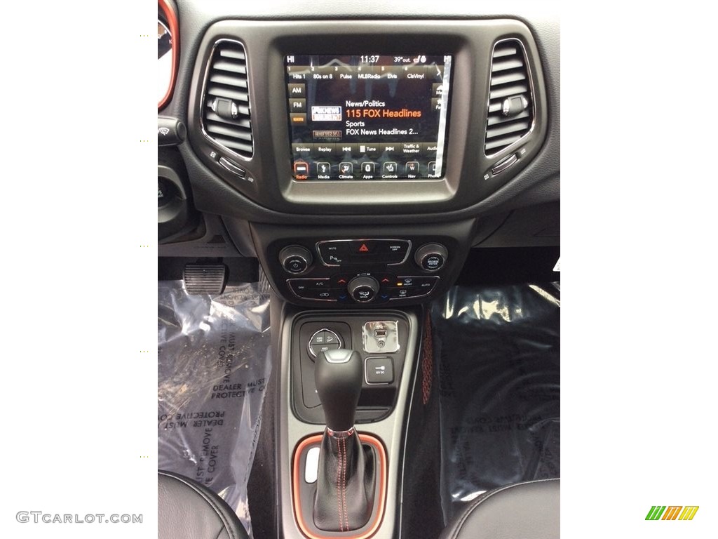 2019 Jeep Compass Trailhawk 4x4 Controls Photo #131141249