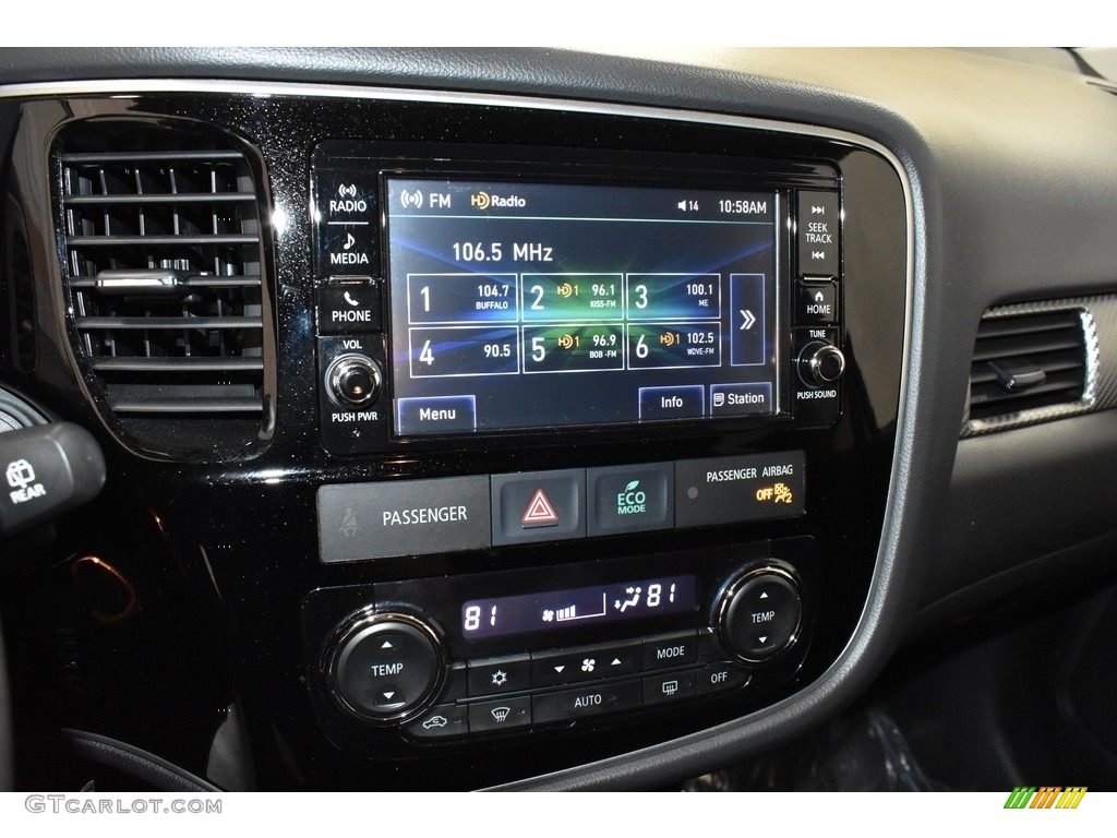 2018 Mitsubishi Outlander ES Controls Photo #131142035