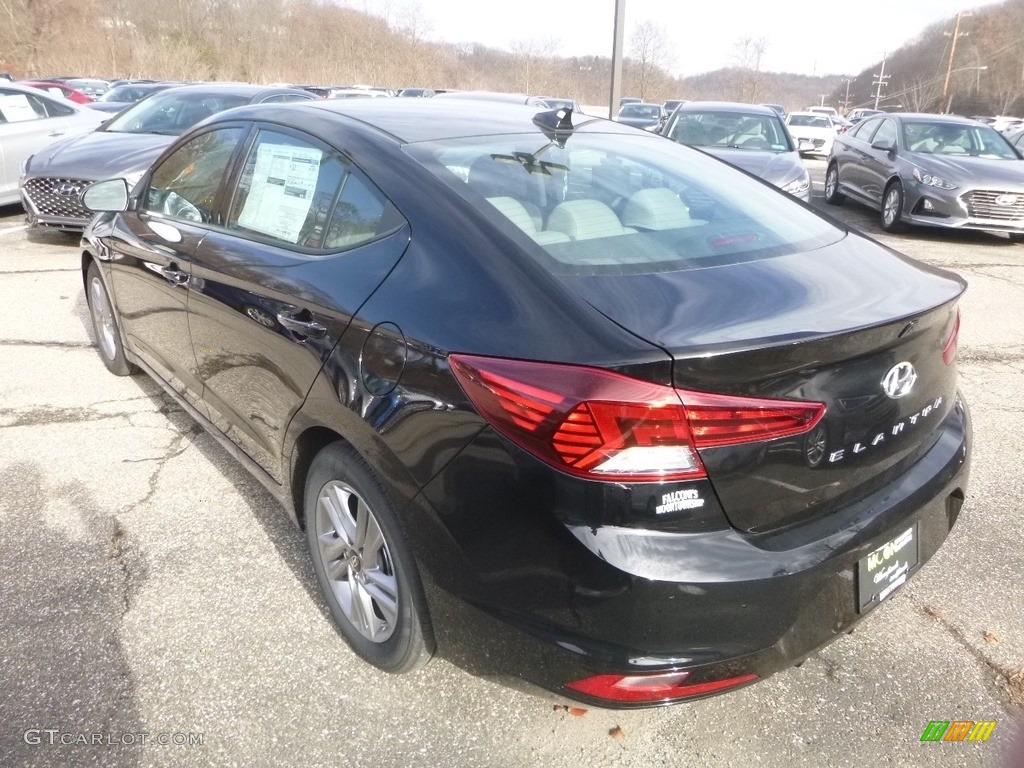 2019 Elantra Value Edition - Phantom Black / Gray photo #6
