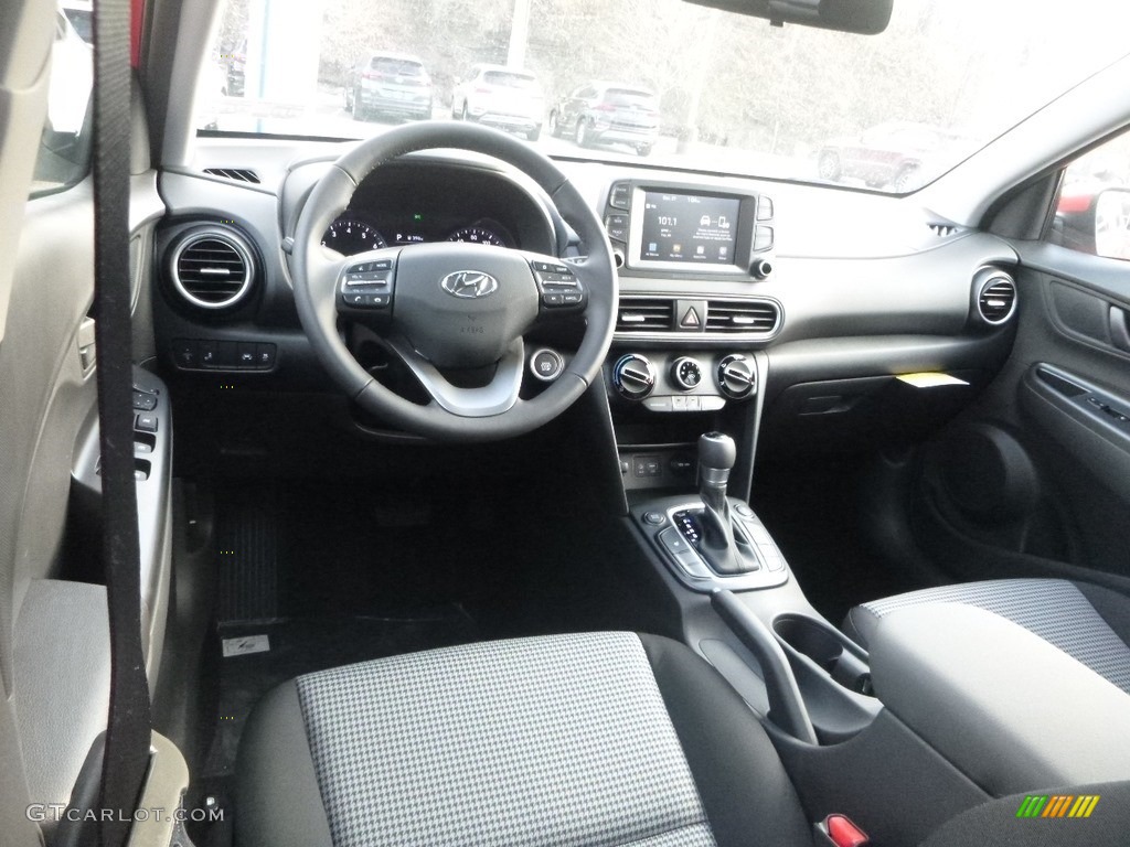 2019 Hyundai Kona SEL AWD Dashboard Photos