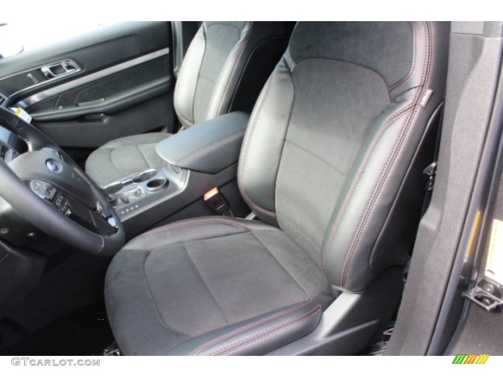 2019 Explorer XLT - Magnetic / Medium Black photo #10