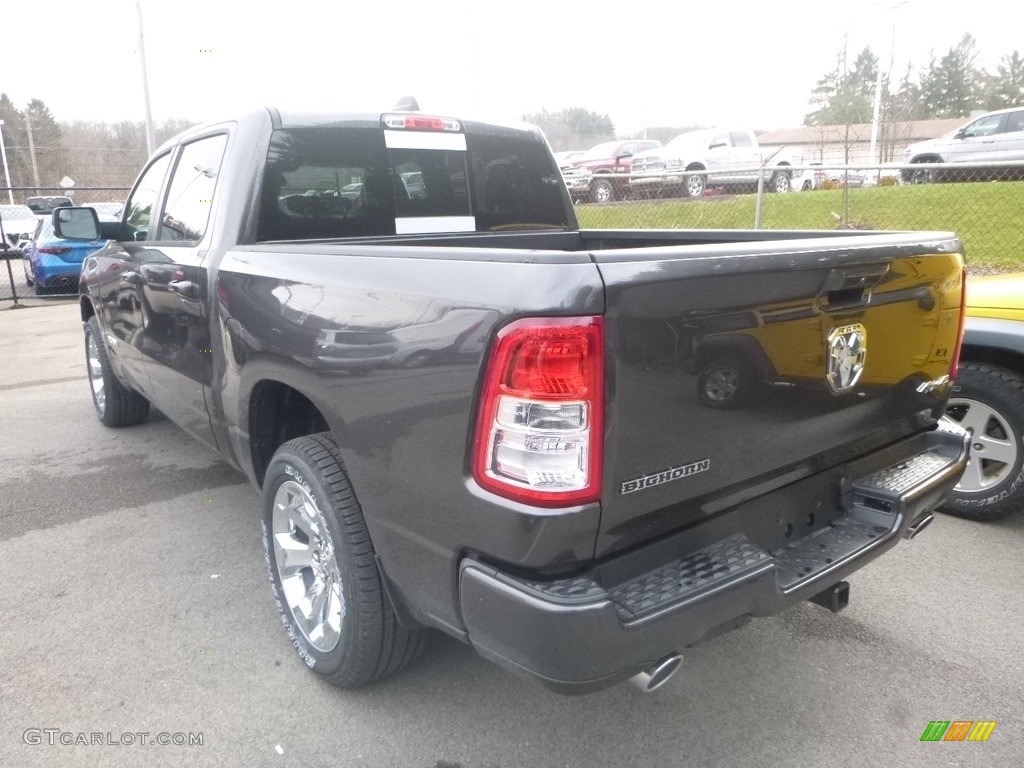 2019 1500 Big Horn Crew Cab 4x4 - Granite Crystal Metallic / Black photo #3