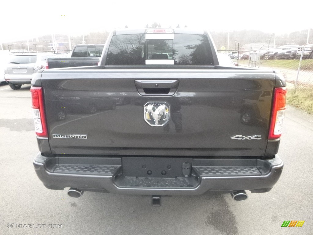 2019 1500 Big Horn Crew Cab 4x4 - Granite Crystal Metallic / Black photo #4