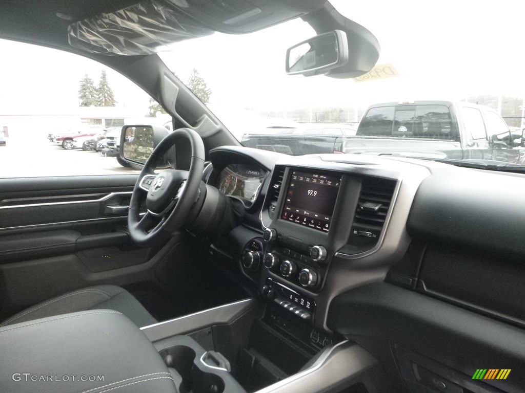 2019 1500 Big Horn Crew Cab 4x4 - Granite Crystal Metallic / Black photo #10