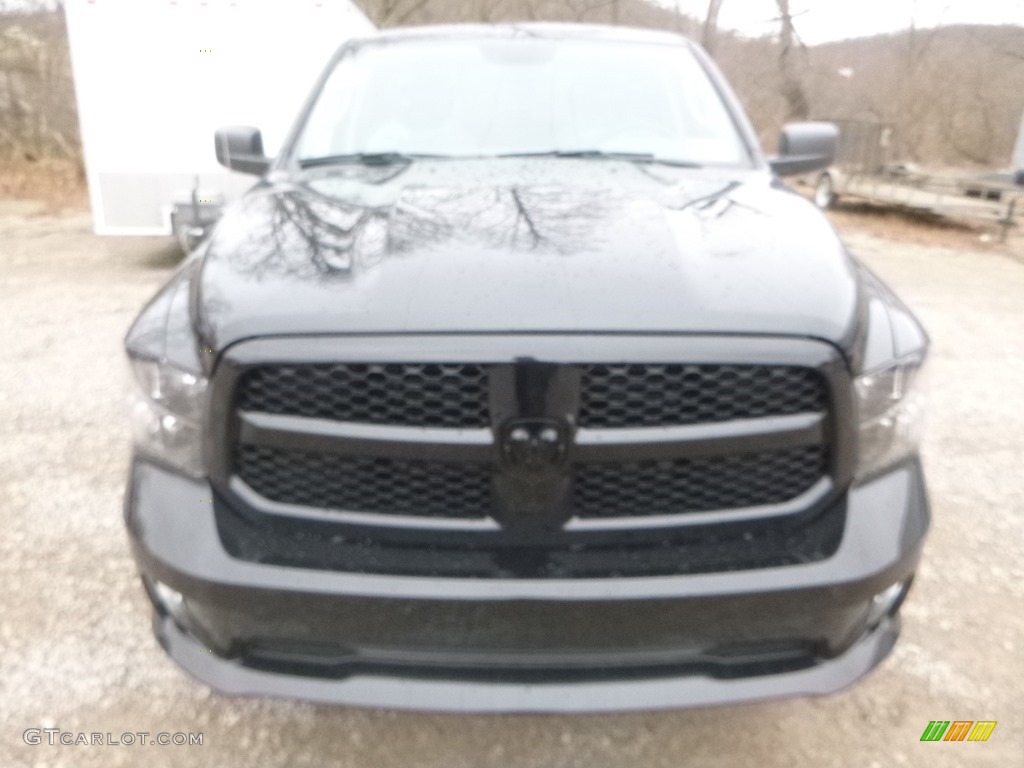 2019 1500 Classic Express Quad Cab 4x4 - Brilliant Black Crystal Pearl / Black photo #9