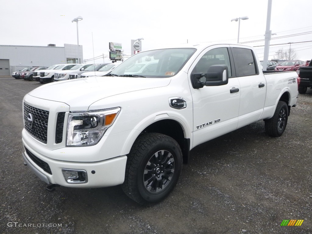 2019 Nissan TITAN XD PRO-4X Crew Cab 4x4 Exterior Photos