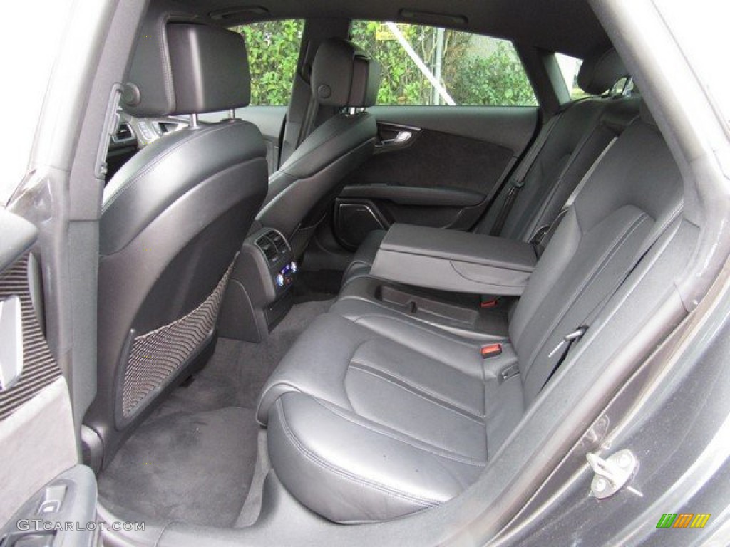 2016 Audi RS 7 4.0 TFSI quattro Rear Seat Photo #131156899