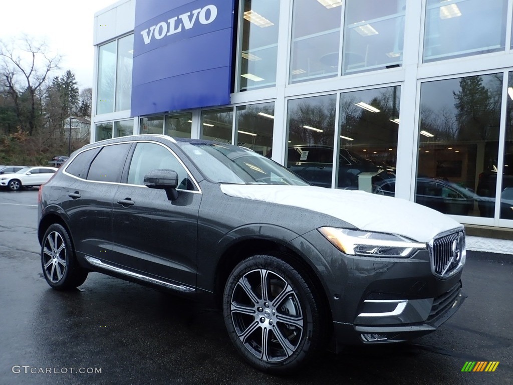 2019 XC60 T6 AWD Inscription - Pine Grey Metallic / Blonde photo #1