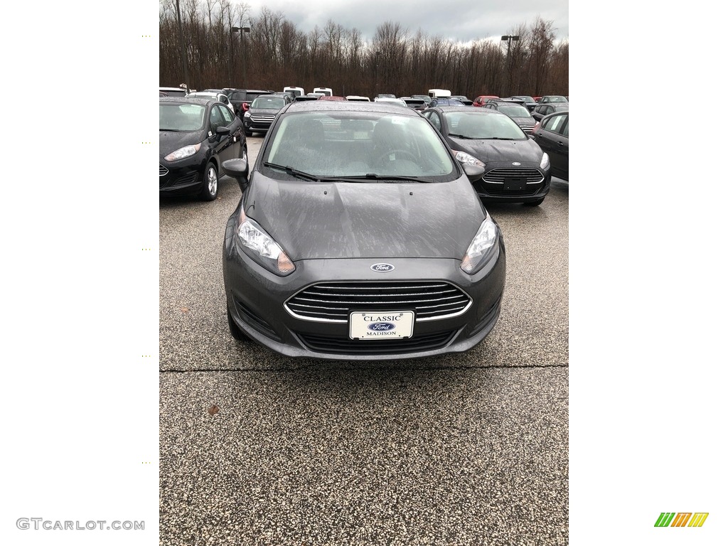 2018 Fiesta SE Hatchback - Magnetic / Charcoal Black photo #2