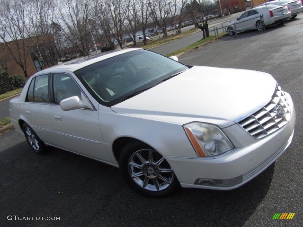 2011 DTS Luxury - White Diamond Tricoat / Titanium/Dark Titanium Accents photo #3