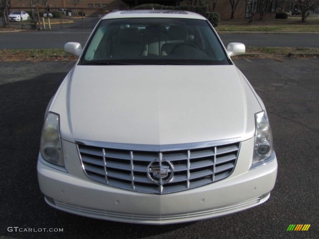 2011 DTS Luxury - White Diamond Tricoat / Titanium/Dark Titanium Accents photo #5